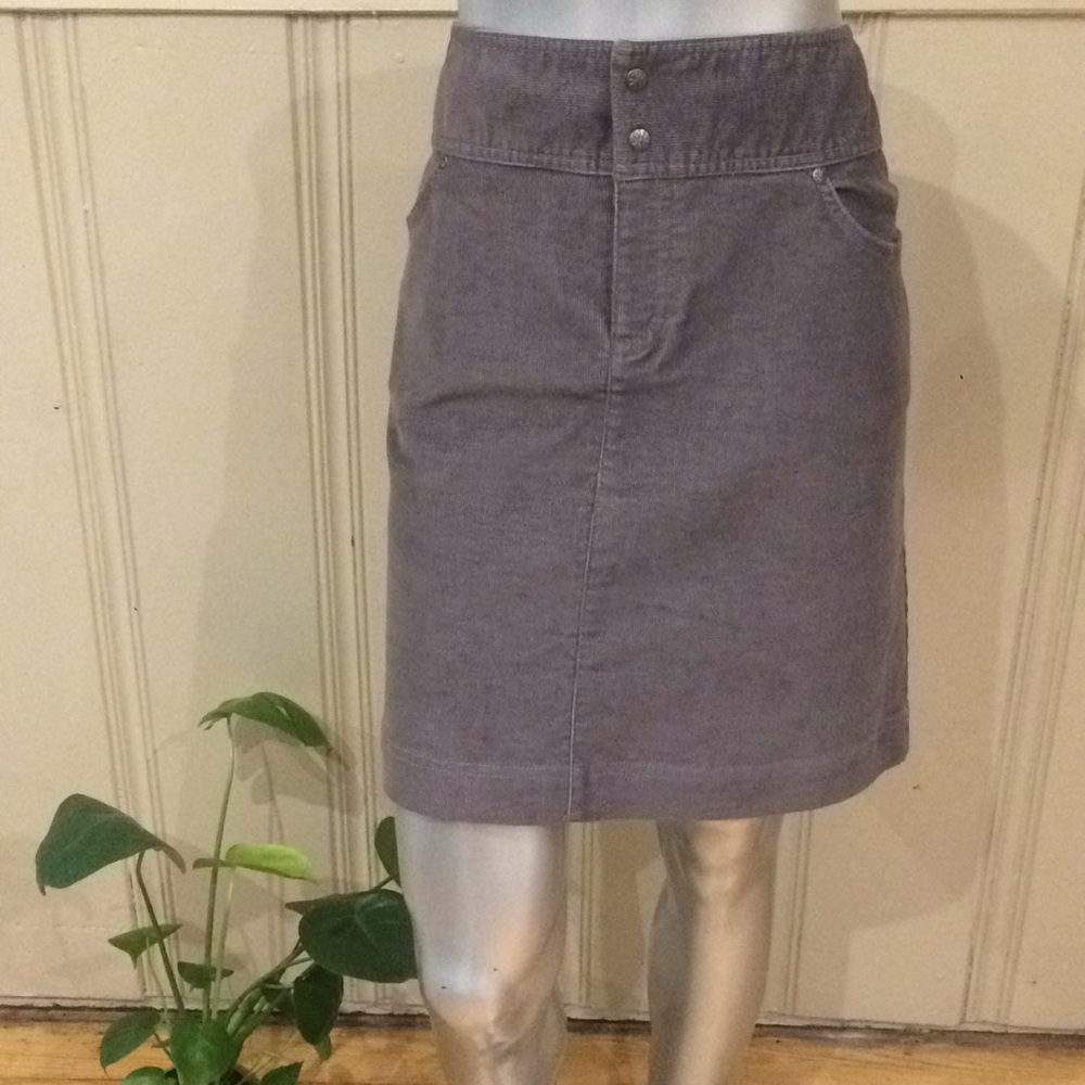Athleta Corduroy Skirt with Zipped Pockets - Picture 4 of 7